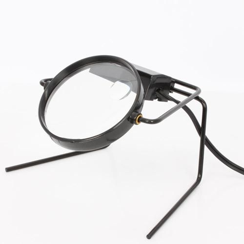   MAGNIFIER MAGNIFYING GLASS ON STAND LIGHTED TABLE TOP DESK LAMP  